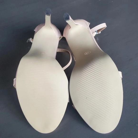 DELEVENTH | Strappy Ankle Heel in Tan sz 38 (7) - Picture 7 of 10